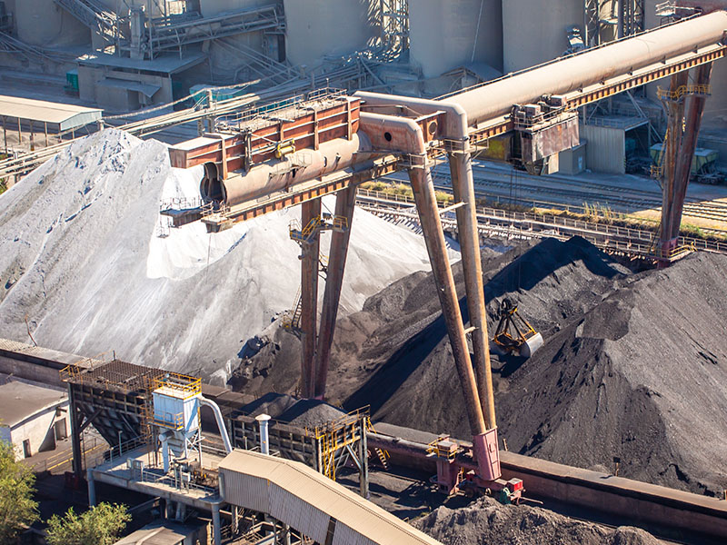 Agregate Industry - Freight Dust-heavy industrial environments like this one can overwhelm standard cooling systems — especially when filtration isn’t an option